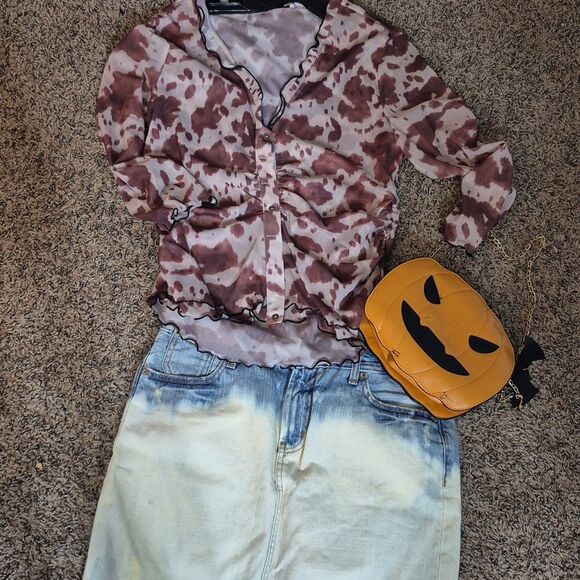 New!⭐️ Oh Chic Brown Cow Patterned Women's Top Sz Large - Picture 3 of 13